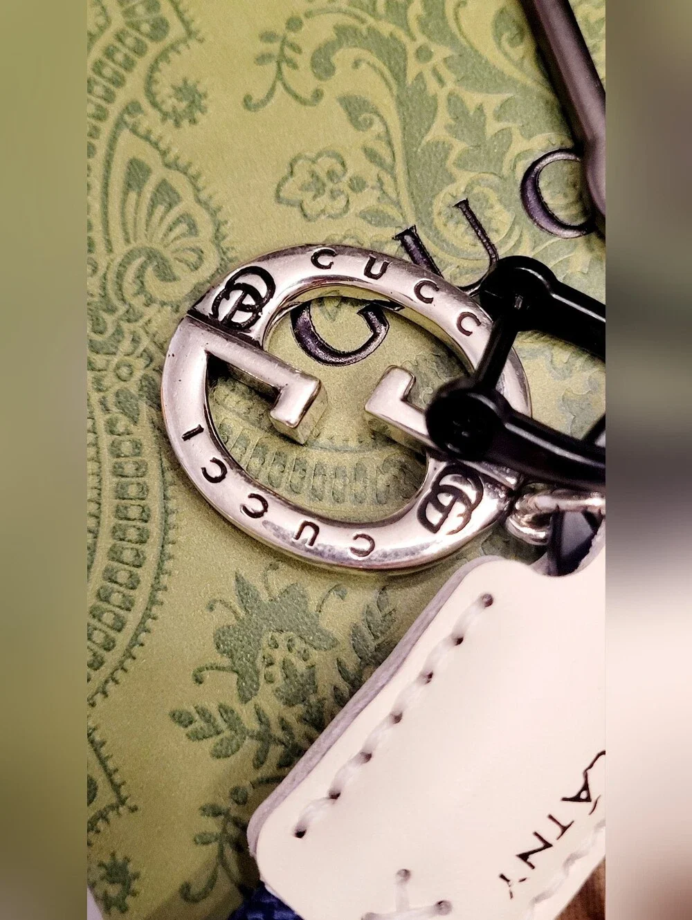 🇮🇹 Gucci Lion Medallion✨️ Keyring with Silver Hardware🇮🇹